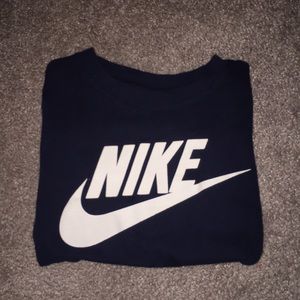 Nike short sleeve navy blue t shirt
